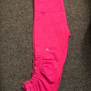 Lululemon ebb to street crops